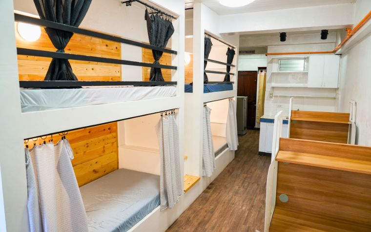 4人部屋スタジオ 4人部屋スタジオ