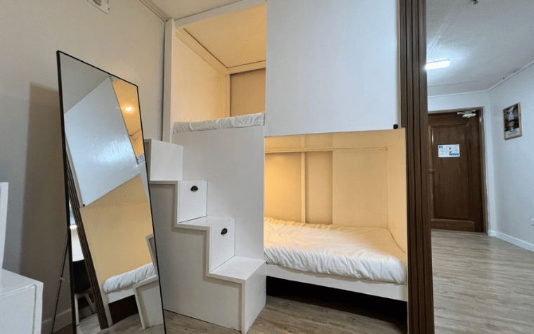 4人部屋 4人部屋